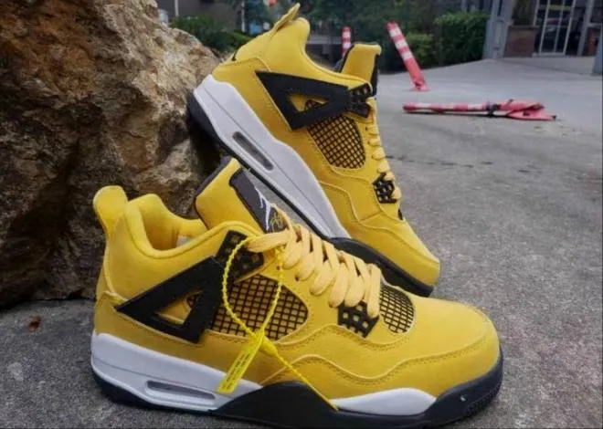 Baskets Air Jordan 4 Retro Tour Yellow (Lightning)