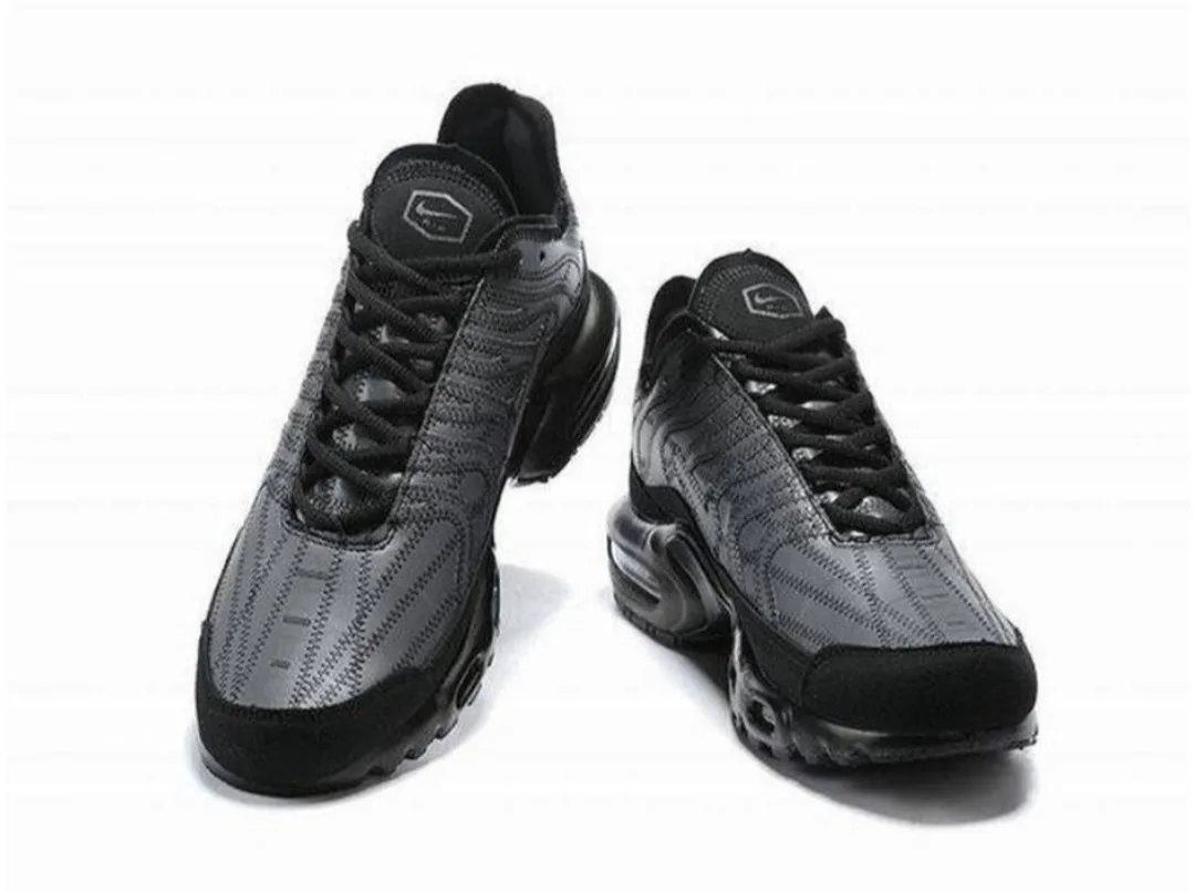 Baskets Nike Air Max Plusb Tn-Decon Black