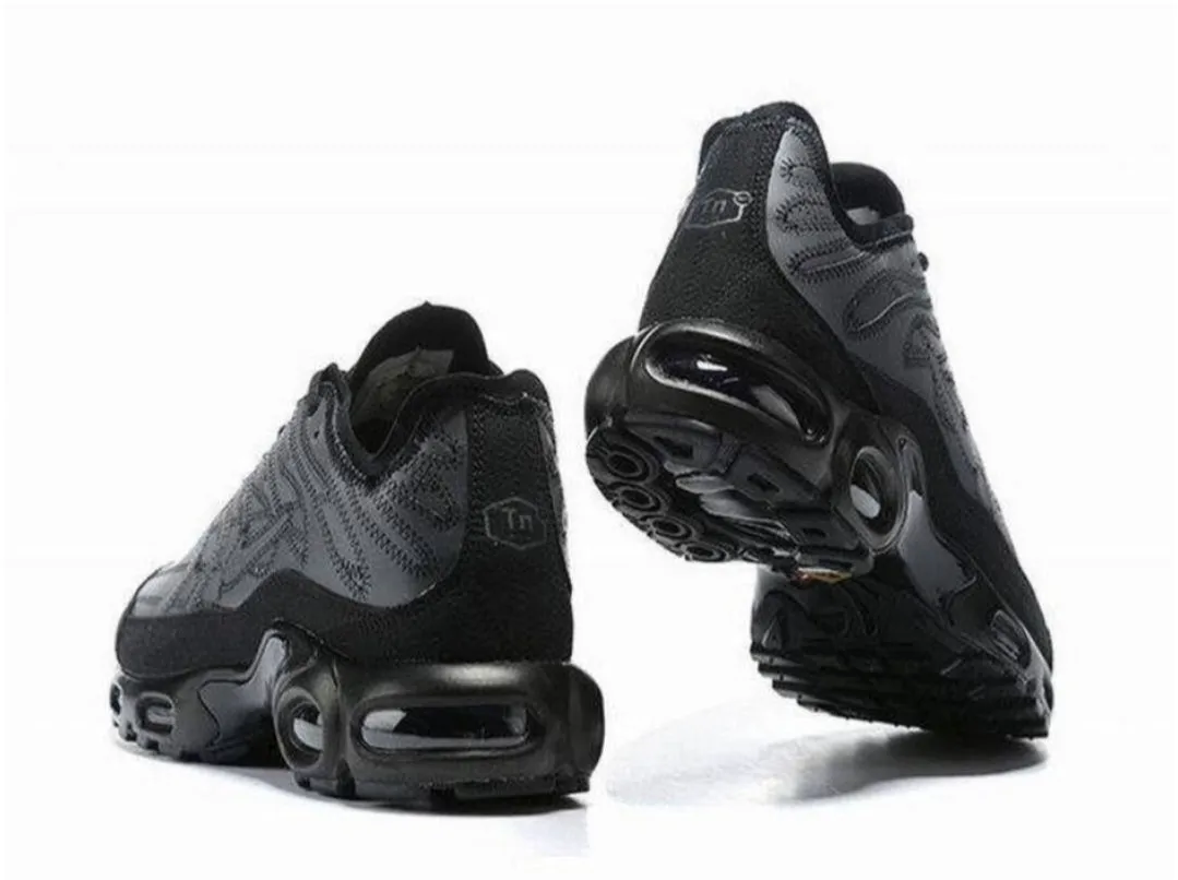 Baskets Nike Air Max Plusb Tn-Decon Black