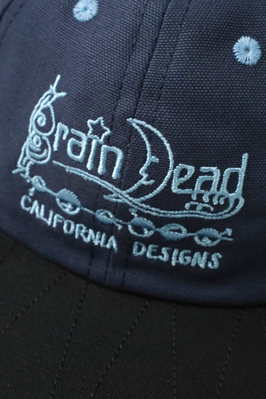 CASQUETTE CALIFORNIA DESIGNS LONG BRIM BLEUE ET NOIRE