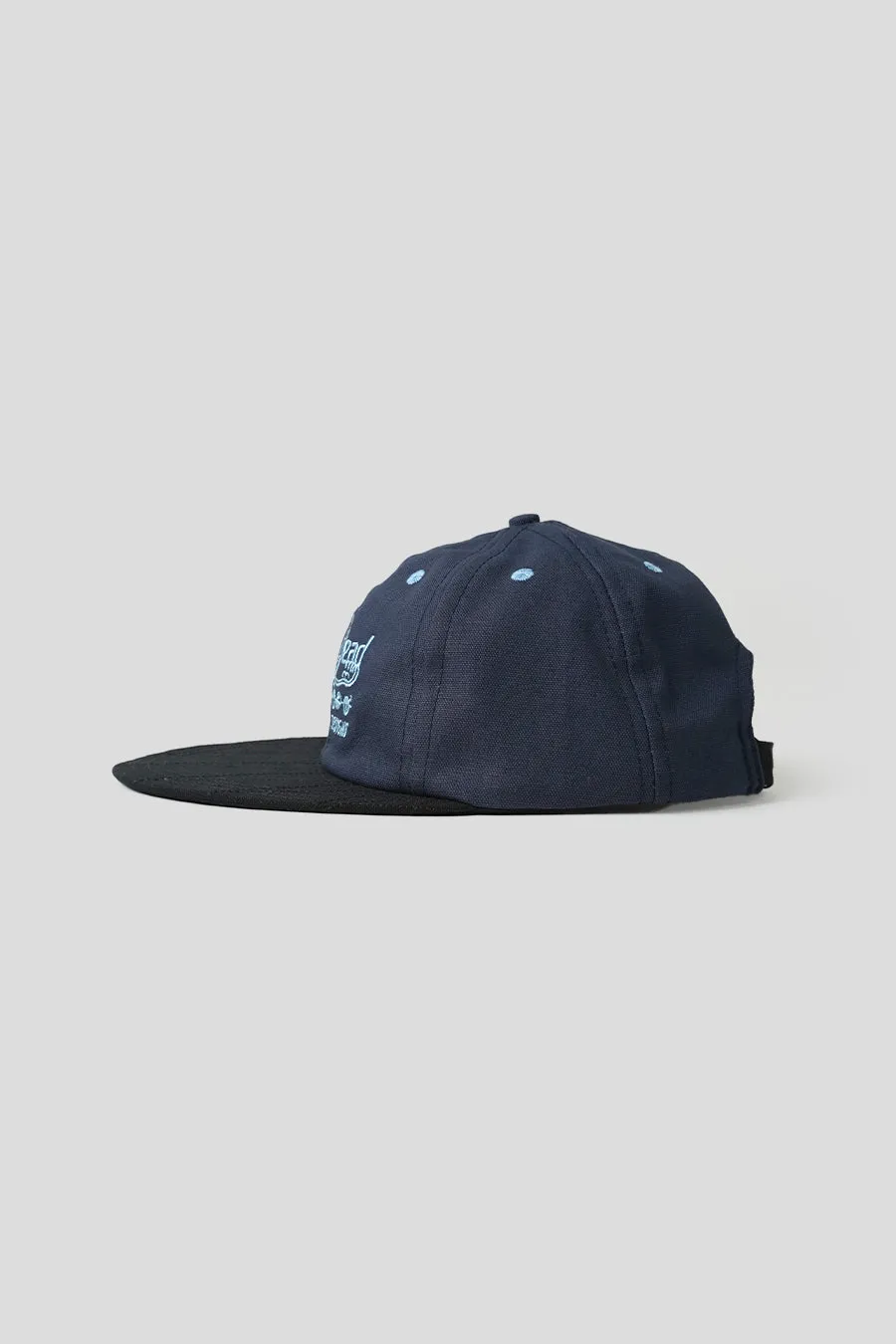 CASQUETTE CALIFORNIA DESIGNS LONG BRIM BLEUE ET NOIRE