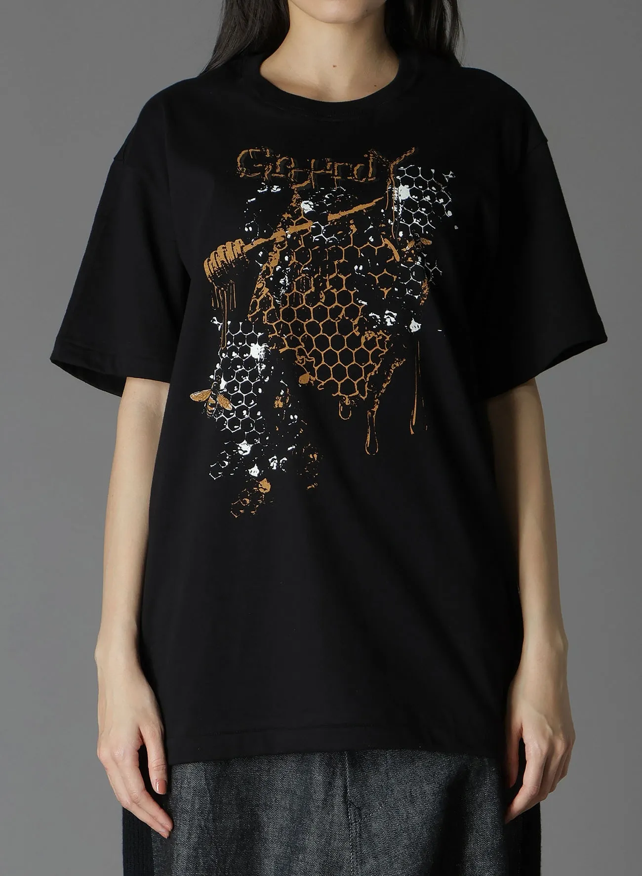 HONEY GRAPHIC PRINT STANDARD T-SHIRT