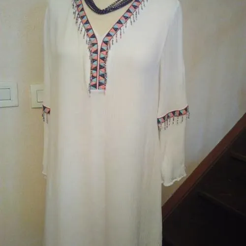 Robe en coton et viscose brodée motifs indien