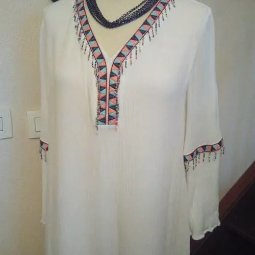 Robe en coton et viscose brodée motifs indien