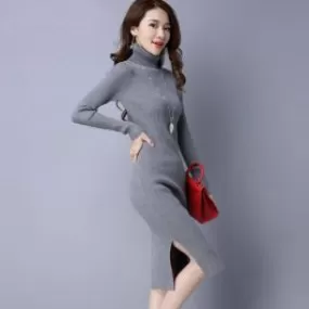 Robe pull ajustée à col roulé pour femme