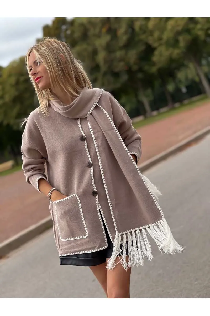 Veste contrastée taupe et blanche avec écharpe